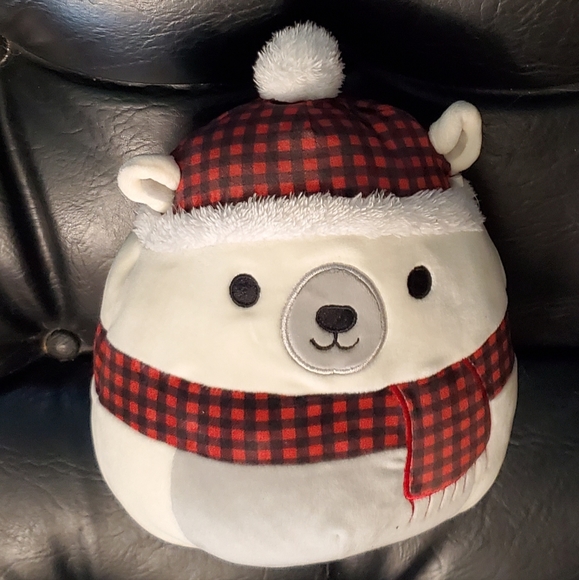 Squishmallow Brooke Polar Bear Christmas Exclusive with Hat and Scarf - Picture 4 of 7